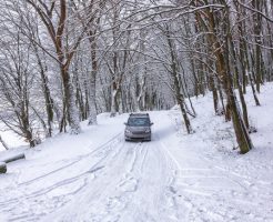 雪道運転のイメージ